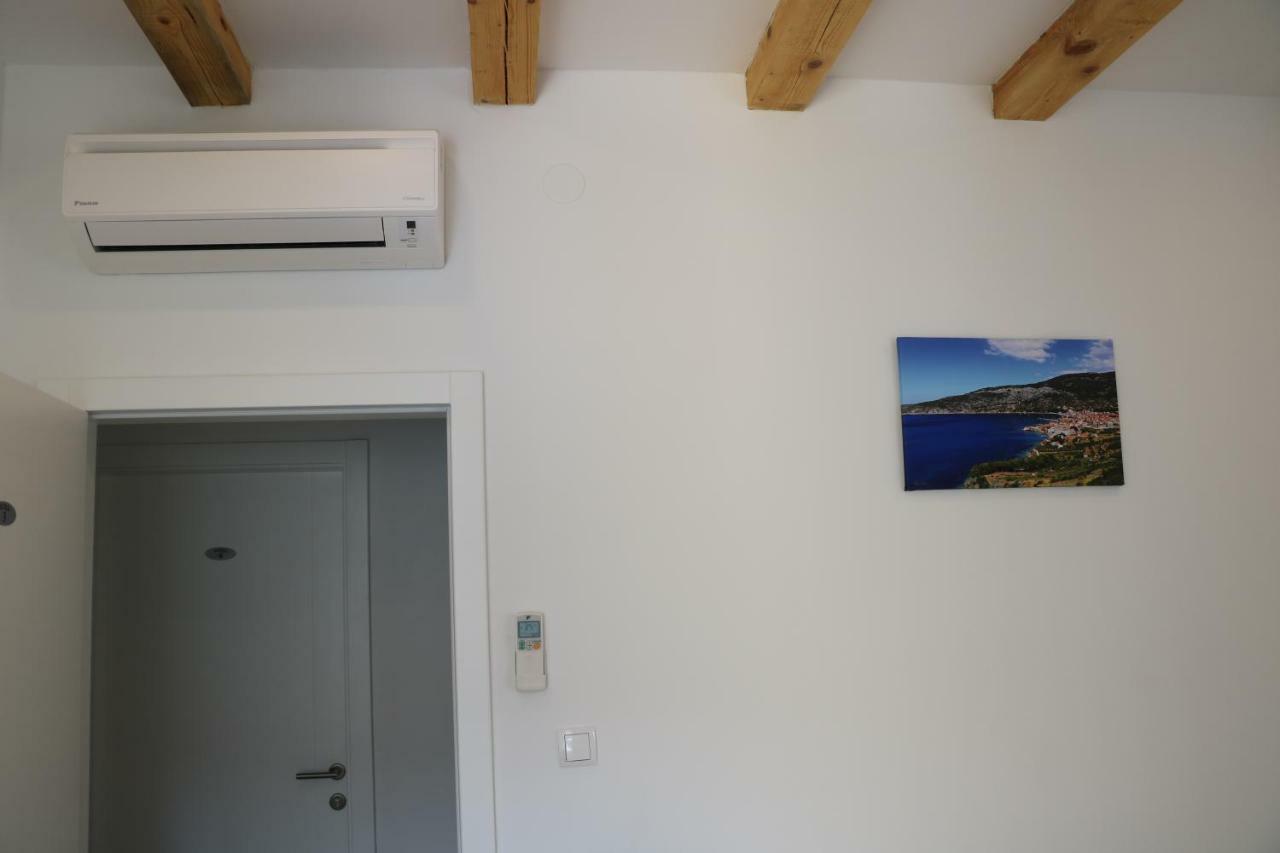 The Little Gem Bed and Breakfast Komiža Εξωτερικό φωτογραφία